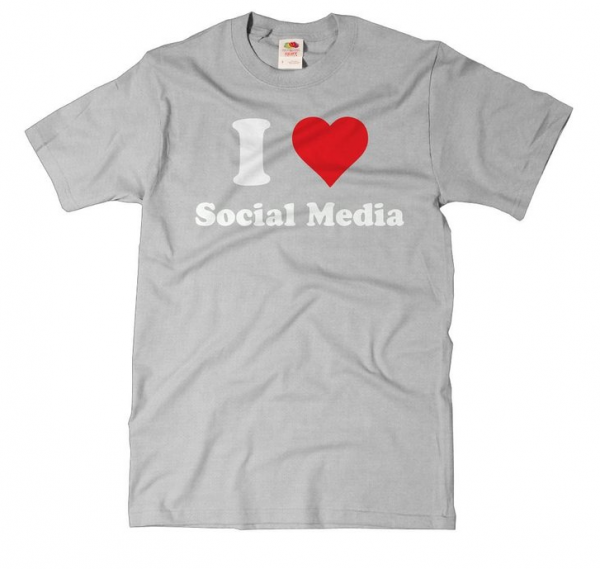 1447636879_socialmediashirt